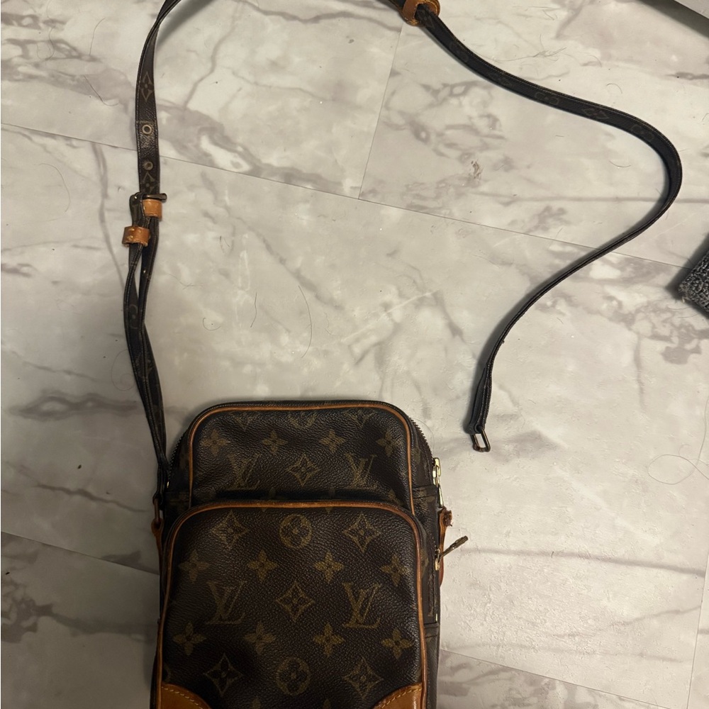 Louis Vuitton Monogram Crossbody Bag - Brown
